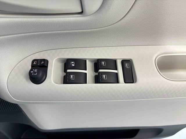 ムーヴキャンバスＸ　ＳＡII４ＷＤ　純正ナビ　バックカメラ　ステアリングスイッチ　オートエアコン／ライト／電動ドアミラー　キーフリーシステム　チルトステアリング　運転席シートリフター　ＶＳＣ（横滑り防止機能）（秋田県）の中古車