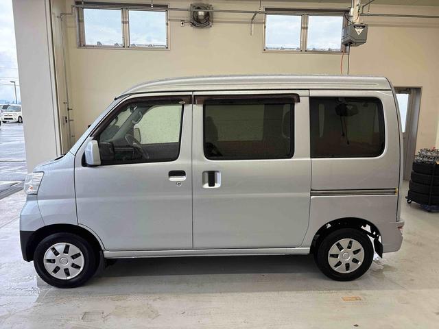 ハイゼットカーゴクルーズＳＡIIIパートタイム４ＷＤ　純正ＣＤ　ハロゲンヘッドライト　マニュアルエアコン　オートハイビーム　キーレスエントリー　電動格納ドアミラー　キーレスエントリー　社外品ドライブレコーダー　ＶＳＣ（横滑り防止機能）（秋田県）の中古車