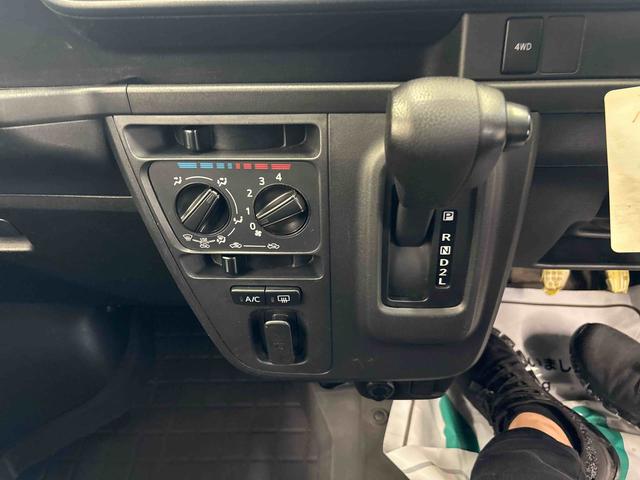 ハイゼットカーゴクルーズＳＡIIIパートタイム４ＷＤ　純正ＣＤ　ハロゲンヘッドライト　マニュアルエアコン　オートハイビーム　キーレスエントリー　電動格納ドアミラー　キーレスエントリー　社外品ドライブレコーダー　ＶＳＣ（横滑り防止機能）（秋田県）の中古車