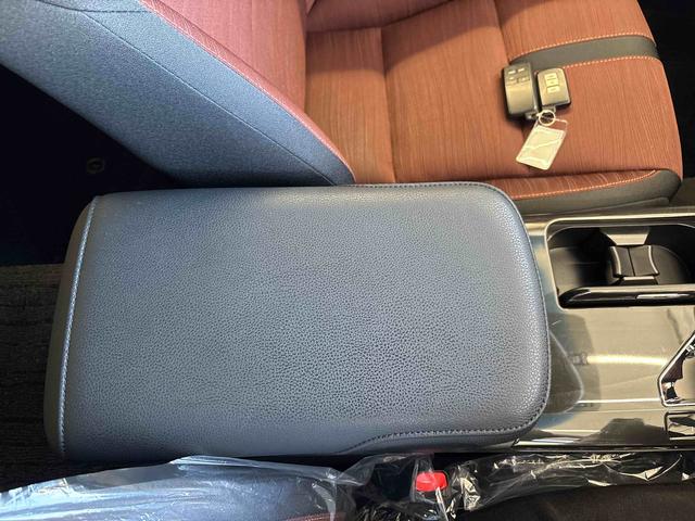 クラウンハイブリッドアスリートS Four4WD 純正ナビ バックカメラ ステアリングスイッチ ETC クルーズコントロール 電動格納ドアミラー オートエアコン/ライト チルトステアリング 純正リモコンエンジンスターター 運転席シートリフター(秋田県)の中古車