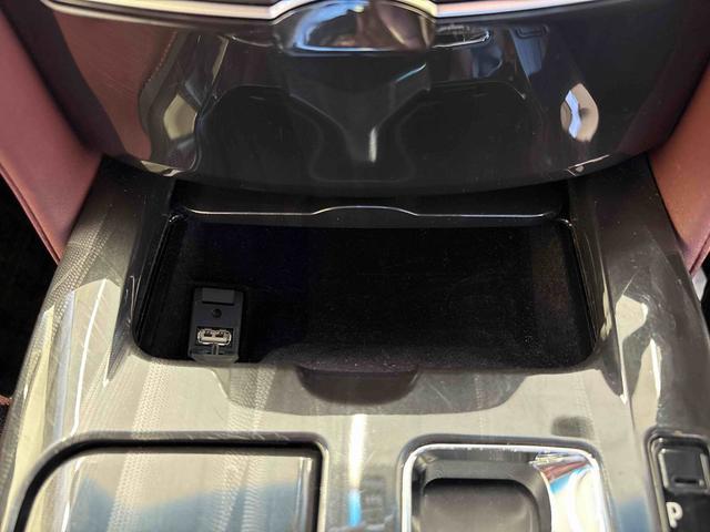 クラウンハイブリッドアスリートS Four4WD 純正ナビ バックカメラ ステアリングスイッチ ETC クルーズコントロール 電動格納ドアミラー オートエアコン/ライト チルトステアリング 純正リモコンエンジンスターター 運転席シートリフター(秋田県)の中古車