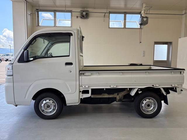 ハイゼットトラックスタンダードパートタイム4WD 社外品CD ハロゲンヘッドライト マニュアルエアコン リヤ4枚リーフスプリング KS(ストロング防錆) 荷台作業灯(秋田県)の中古車