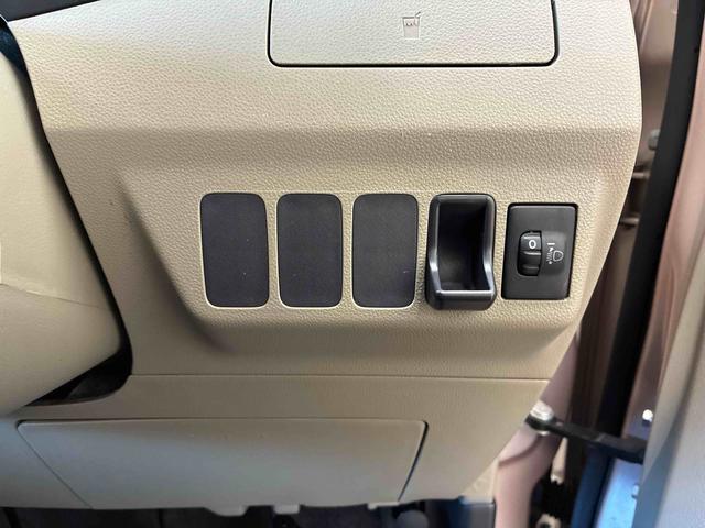 ミラＸスペシャル４ＷＤ　純正ＣＤチューナー　マニュアルエアコン　キーレスエントリー　ハロゲンヘッドライト　社外１３インチアルミホイール（秋田県）の中古車