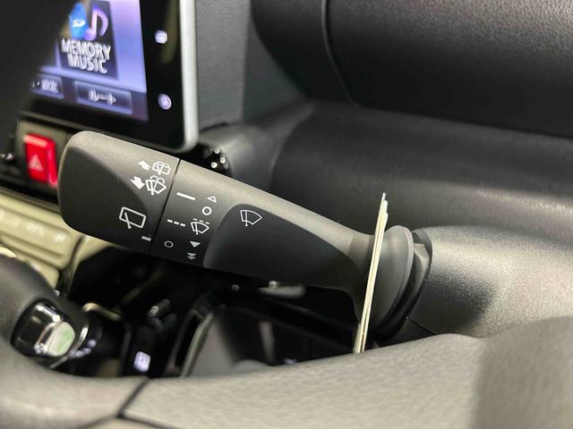 タントカスタムＸ４ＷＤ　スマートアシスト（ダイハツ予防安全機能）オートライト／エアコン　純正ナビ／ドラレコ　バックカメラ　左右シートヒーター　両側パワースライドドア　ロングシートスライド　ステアリングオディオスイッチ（秋田県）の中古車