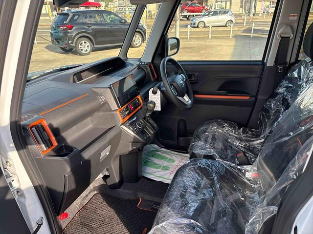 タントファンクロスターボ4WD ディスプレイオーディオ LEDヘッドランプ/フォグランプ オートエアコン/ライト/ハイビーム/電動格納ドアミラー 両側電動スライドドア 運転席・助手席シートヒーター 電動パーキングブレーキ(秋田県)の中古車