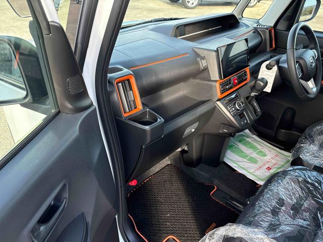 タントファンクロスターボ4WD ディスプレイオーディオ LEDヘッドランプ/フォグランプ オートエアコン/ライト/ハイビーム/電動格納ドアミラー 両側電動スライドドア 運転席・助手席シートヒーター 電動パーキングブレーキ(秋田県)の中古車