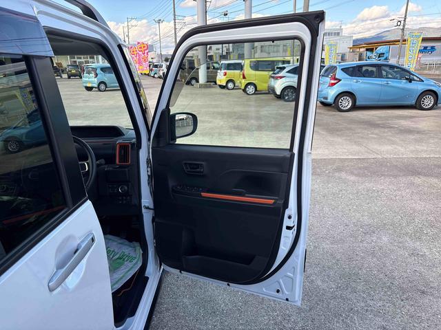 タントファンクロスターボ4WD ディスプレイオーディオ LEDヘッドランプ/フォグランプ オートエアコン/ライト/ハイビーム/電動格納ドアミラー 両側電動スライドドア 運転席・助手席シートヒーター 電動パーキングブレーキ(秋田県)の中古車