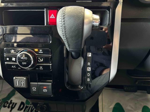 トールカスタムＧ　ターボ２ＷＤ　スマートアシスト（ダイハツ予防安全機能）　クルーズコントロール　オートライト／エアコン　純正ナビ／ドラレコ　パノラマモニター　ＥＴＣ　両側パワースライドドア　ＬＥＤヘッドランプ／フォグランプ（秋田県）の中古車