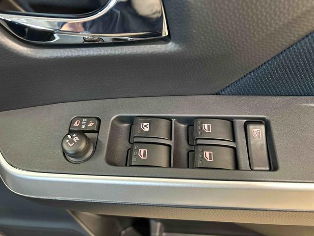 トールカスタムＧ　ターボ２ＷＤ　スマートアシスト（ダイハツ予防安全機能）　クルーズコントロール　オートライト／エアコン　純正ナビ／ドラレコ　パノラマモニター　ＥＴＣ　両側パワースライドドア　ＬＥＤヘッドランプ／フォグランプ（秋田県）の中古車