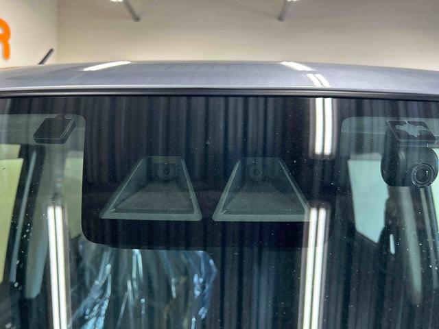トールカスタムＧ　ターボ２ＷＤ　スマートアシスト（ダイハツ予防安全機能）　クルーズコントロール　オートライト／エアコン　純正ナビ／ドラレコ　パノラマモニター　ＥＴＣ　両側パワースライドドア　ＬＥＤヘッドランプ／フォグランプ（秋田県）の中古車