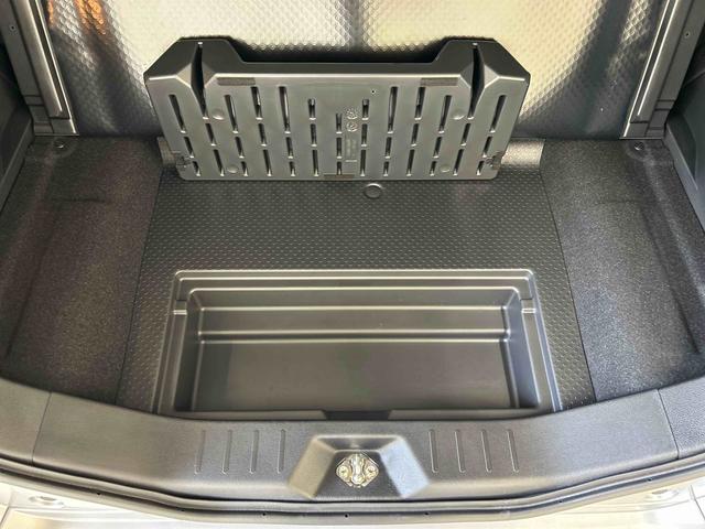 トールカスタムＧ　ターボ２ＷＤ　スマートアシスト（ダイハツ予防安全機能）　クルーズコントロール　オートライト／エアコン　純正ナビ／ドラレコ　パノラマモニター　ＥＴＣ　両側パワースライドドア　ＬＥＤヘッドランプ／フォグランプ（秋田県）の中古車