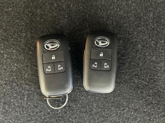トールカスタムＧ　ターボ２ＷＤ　スマートアシスト（ダイハツ予防安全機能）　クルーズコントロール　オートライト／エアコン　純正ナビ／ドラレコ　パノラマモニター　ＥＴＣ　両側パワースライドドア　ＬＥＤヘッドランプ／フォグランプ（秋田県）の中古車
