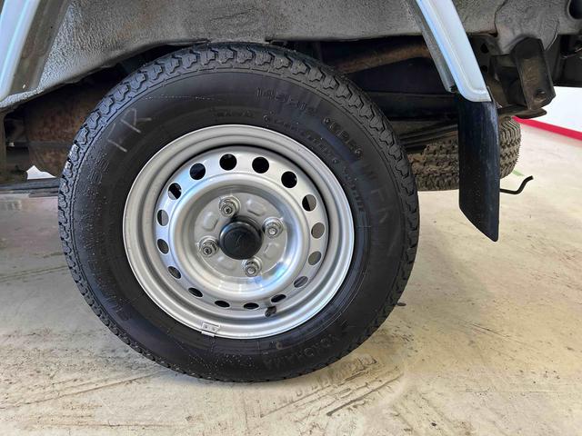 ハイゼットトラックスタンダード４ＷＤ　エアコン　パワーステアリング　ＣＤ　ハロゲンヘッドランプ　ハロゲンフォグランプ（秋田県）の中古車