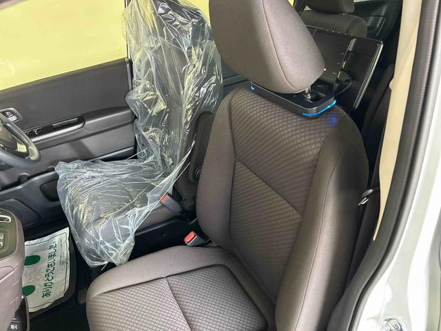 フリードＧ・ホンダセンシング４ＷＤ　オートライト／エアコン　純正ナビ　バックカメラ　ステアリングスイッチ　クルーズコントロール　ＥＣＴ　運転席・助手席シートヒータースイッチ　両側パワースライドドア　純正リモコンエンスタ（秋田県）の中古車