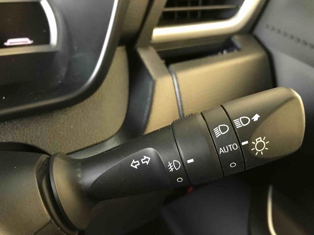 トールカスタムＧ４ＷＤ　スマートアシスト（ダイハツ予防安全機能）　クルーズコントロール　オートライト／エアコン　純正ナビ／バックカメラ　両側パワースライドドア　チルトステアリング／シートリフター（秋田県）の中古車