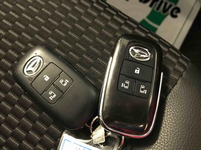 トールカスタムＧ４ＷＤ　スマートアシスト（ダイハツ予防安全機能）　クルーズコントロール　オートライト／エアコン　純正ナビ／バックカメラ　両側パワースライドドア　チルトステアリング／シートリフター（秋田県）の中古車