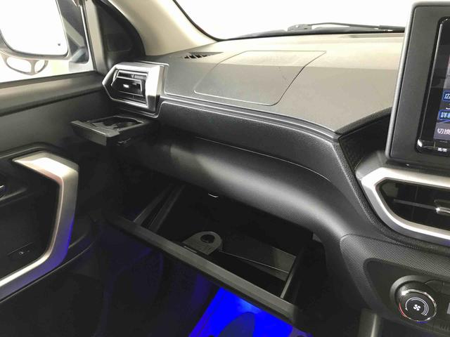 ロッキープレミアムＧ　ＨＥＶ２ＷＤ　スマートアシスト（ダイハツ予防安全機能）　クルーズコントロール　純正ナビ　オートライト／エアコン　運転席・助手席シートヒーター　ＬＥＤヘッドランプ／フォグ　チルトステアリング／シートリフター（秋田県）の中古車
