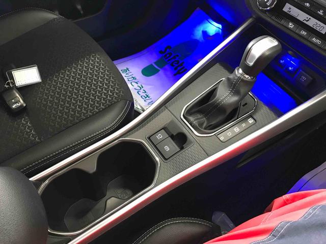 ロッキープレミアムＧ　ＨＥＶ２ＷＤ　スマートアシスト（ダイハツ予防安全機能）　クルーズコントロール　純正ナビ　オートライト／エアコン　運転席・助手席シートヒーター　ＬＥＤヘッドランプ／フォグ　チルトステアリング／シートリフター（秋田県）の中古車