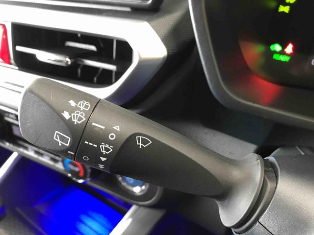 ロッキープレミアムＧ　ＨＥＶ２ＷＤ　スマートアシスト（ダイハツ予防安全機能）　クルーズコントロール　純正ナビ　オートライト／エアコン　運転席・助手席シートヒーター　ＬＥＤヘッドランプ／フォグ　チルトステアリング／シートリフター（秋田県）の中古車