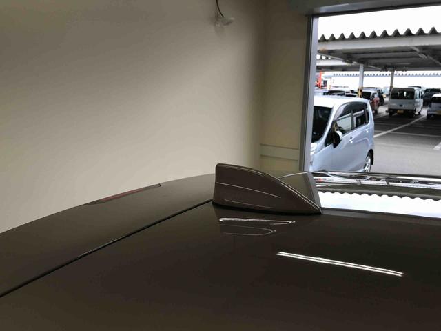 ロッキープレミアムＧ　ＨＥＶ２ＷＤ　スマートアシスト（ダイハツ予防安全機能）　クルーズコントロール　純正ナビ　オートライト／エアコン　運転席・助手席シートヒーター　ＬＥＤヘッドランプ／フォグ　チルトステアリング／シートリフター（秋田県）の中古車