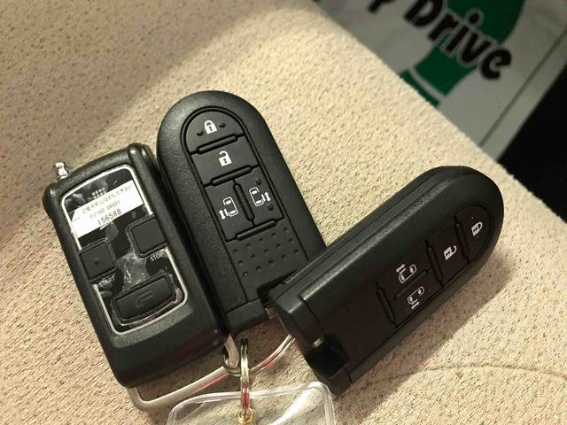 ムーヴキャンバスＧメイクアップリミテッド　ＳＡIII４ＷＤ　スマートアシスト（衝突回避支援）　オートライト／エアコン　純正ナビ／パノラマモニター　ドライブレコーダー　ＥＴＣ　チルトステアリング　シートリフタ　ＬＥＤヘッドランプ／フォグランプ（秋田県）の中古車