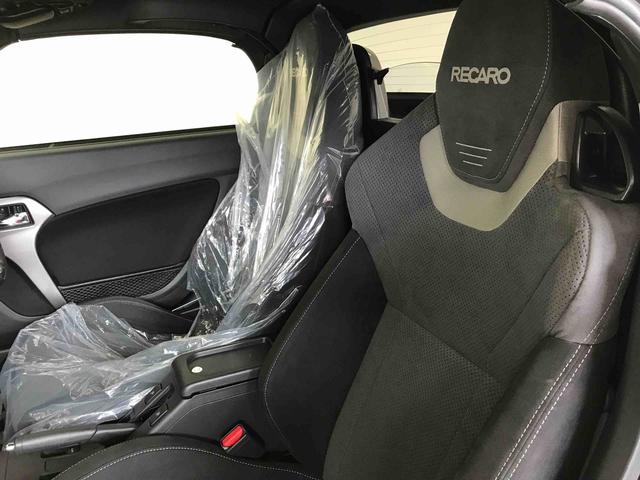 コペンローブ　Ｓ２ＷＤ　純正ナビ　オートエアコン　ＬＥＤヘッドライト　ハロゲンフォグランプ　ＭＯＭＯステアリング　運転席・助手席シートヒーター　レカロシート　チルトステアリング　ＴＶコントロールキット（秋田県）の中古車