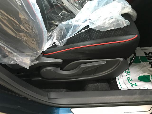 ロッキーＧ４ＷＤ　純正ナビ　オートエアコン／ライト　ＬＥＤヘッドライト／フォグランプ　リヤフォグランプ　ドライブレコーダー　リモコンエンジンスターター　前席シートヒーター　クルーズコントロール　ＥＴＣ（秋田県）の中古車