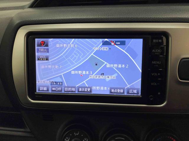 ヴィッツＦナビ　バックカメラ　キーレスエントリー　ハロゲンヘッドライト／フォグランプ　電動格納ドアミラー　ＥＴＣ　チルトステアリング　運転席シートリフター　社外アルミホイール　マニュアルエアコン（秋田県）の中古車