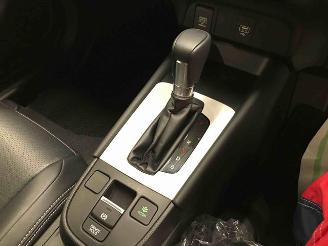 フィットｅ：ＨＥＶホーム４ＷＤ　Aftermarketナビ　バックカメラ　ＥＴＣ　オートエアコン／ライト　ＬＥＤヘッドライト　クルーズコントロール　Aftermarketドライブレコーダー　電動格納ドアミラー　サイドエアバック　チルトステアリング（秋田県）の中古車