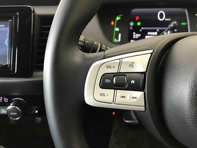 フィットｅ：ＨＥＶホーム４ＷＤ　Aftermarketナビ　バックカメラ　ＥＴＣ　オートエアコン／ライト　ＬＥＤヘッドライト　クルーズコントロール　Aftermarketドライブレコーダー　電動格納ドアミラー　サイドエアバック　チルトステアリング（秋田県）の中古車