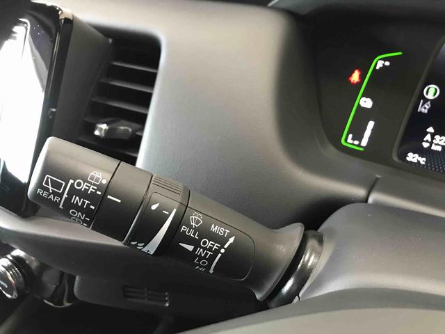 フィットｅ：ＨＥＶホーム４ＷＤ　Aftermarketナビ　バックカメラ　ＥＴＣ　オートエアコン／ライト　ＬＥＤヘッドライト　クルーズコントロール　Aftermarketドライブレコーダー　電動格納ドアミラー　サイドエアバック　チルトステアリング（秋田県）の中古車