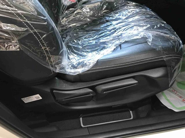 フィットｅ：ＨＥＶホーム４ＷＤ　Aftermarketナビ　バックカメラ　ＥＴＣ　オートエアコン／ライト　ＬＥＤヘッドライト　クルーズコントロール　Aftermarketドライブレコーダー　電動格納ドアミラー　サイドエアバック　チルトステアリング（秋田県）の中古車