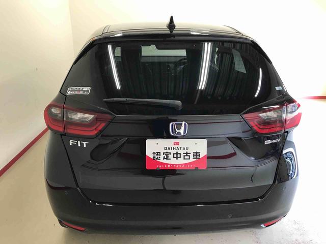 フィットｅ：ＨＥＶホーム４ＷＤ　ナビ　バックカメラ　オートエアコン／ライト　ＬＥＤヘッドライト　電動格納ドアミラー　ドライブレコーダー　クルーズコントロール　ＥＴＣ　チルトステアリング　運転席シートリフター　ホンダセンシング（秋田県）の中古車
