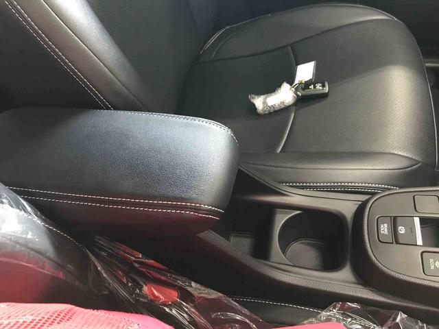 フィットｅ：ＨＥＶホーム４ＷＤ　ナビ　バックカメラ　オートエアコン／ライト　ＬＥＤヘッドライト　電動格納ドアミラー　ドライブレコーダー　クルーズコントロール　ＥＴＣ　チルトステアリング　運転席シートリフター　ホンダセンシング（秋田県）の中古車