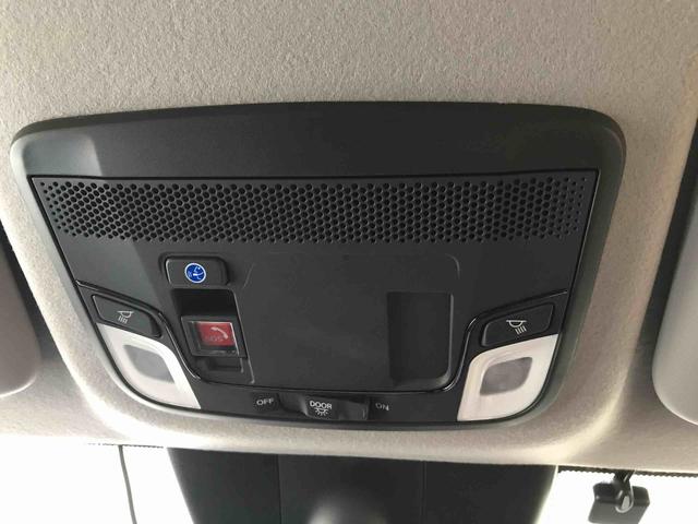 フィットｅ：ＨＥＶホーム４ＷＤ　ナビ　バックカメラ　オートエアコン／ライト　ＬＥＤヘッドライト　電動格納ドアミラー　ドライブレコーダー　クルーズコントロール　ＥＴＣ　チルトステアリング　運転席シートリフター　ホンダセンシング（秋田県）の中古車