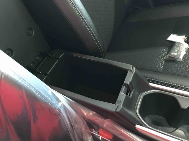 ロッキープレミアムＧ　ＨＥＶオートエアコン／ライト　ＬＥＤヘッドライト／フォグランプ　クルーズコントロール　チルトステアリング　運転席シートリフター　リヤフォグランプ　運転席・助手席シートヒーター　アップグレードパック２（秋田県）の中古車