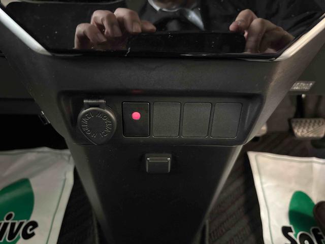 トールカスタムＧ４ＷＤ　純正ナビ　バックカメラ　オートエアコン／ライト／電動ドアミラー　ＬＥＤヘッドライト／フォグランプ　両側電動スライドドア　ＥＴＣ　ＴＶコントロールキット　クルーズコントロール（秋田県）の中古車