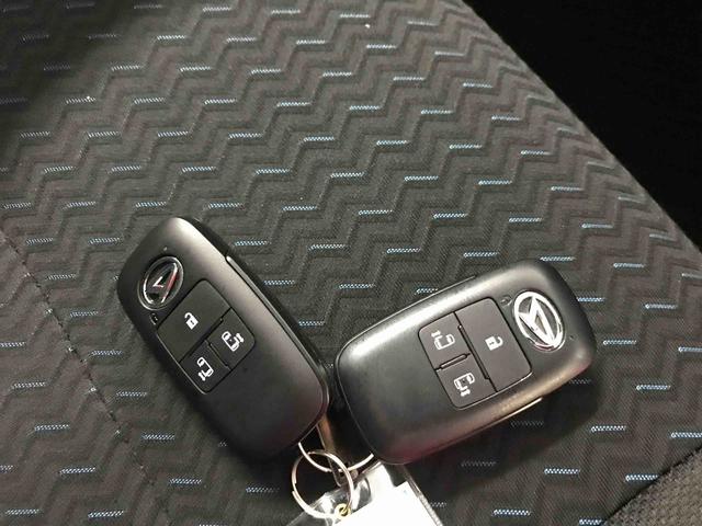 トールカスタムＧ４ＷＤ　ナビ　オートエアコン／ライト　ＬＥＤヘッドライト／フォグランプ　クルーズコントロール　両側電動スライドドア　社外品ドライブレコーダー　チルトステアリング　運転席シートリフター　ＥＴＣ（秋田県）の中古車