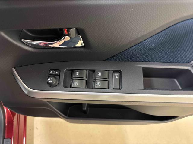 トールカスタムＧ４ＷＤ　純正ナビ　オートエアコン／ライト　ＬＥＤヘッドライト／フォグランプ　電動パーキングブレーキ　ＴＶコントロールキット　コーナーセンサー　ドライブレコーダー　両側電動スライドドア（秋田県）の中古車