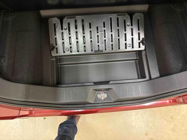トールカスタムＧ４ＷＤ　純正ナビ　オートエアコン／ライト　ＬＥＤヘッドライト／フォグランプ　電動パーキングブレーキ　ＴＶコントロールキット　コーナーセンサー　ドライブレコーダー　両側電動スライドドア（秋田県）の中古車