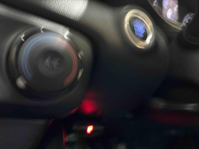ヤリスX4WD ナビ ETC オートライト オートハイビーム ハロゲンヘッドライト バックカメラ クルーズコントロール フロントシールドディアイサー マニュアルエアコン 運転席シートリフター(秋田県)の中古車
