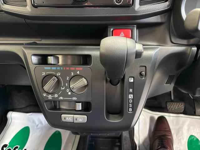 ミライースＬ　ＳＡIII４ＷＤ　純正ＣＤ　キーレスエントリー　ハロゲンヘッドライト　マニュアルエアコン　オートライト　フロント／リヤコーナーセンサー　スマートアシスト（予防安全装置）（秋田県）の中古車