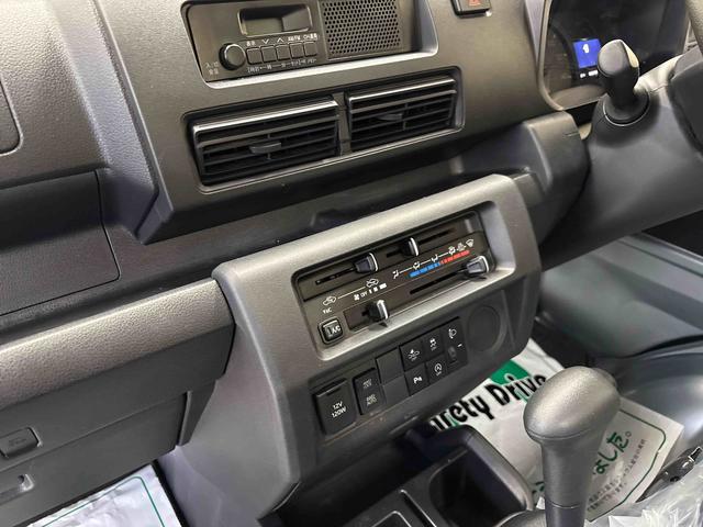 ハイゼットトラックスタンダード電子4WD 純正ラジオ(AM・FM) ハロゲンヘッドライト マニュアルエアコン オートライト/ハイビーム コーナーセンサー ストロング防錆 VSC(横滑り防止機能) スマートアシスト(予防安全装置)(秋田県)の中古車