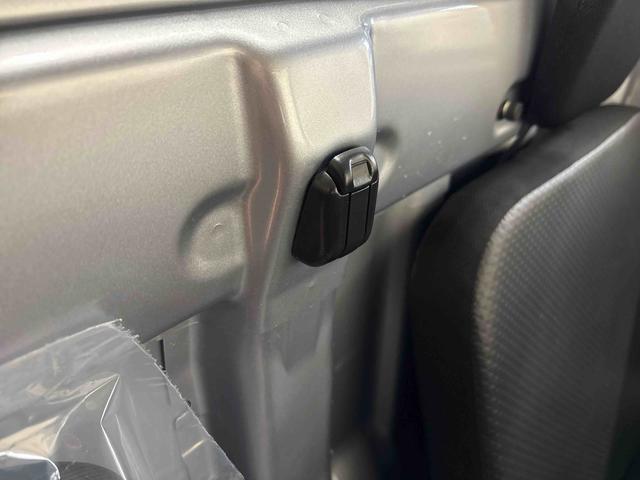 ハイゼットトラックスタンダード電子4WD 純正ラジオ(AM・FM) ハロゲンヘッドライト マニュアルエアコン オートライト/ハイビーム コーナーセンサー ストロング防錆 VSC(横滑り防止機能) スマートアシスト(予防安全装置)(秋田県)の中古車