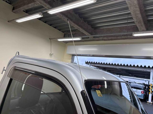 ハイゼットトラックスタンダード電子4WD 純正ラジオ(AM・FM) ハロゲンヘッドライト マニュアルエアコン オートライト/ハイビーム コーナーセンサー ストロング防錆 VSC(横滑り防止機能) スマートアシスト(予防安全装置)(秋田県)の中古車