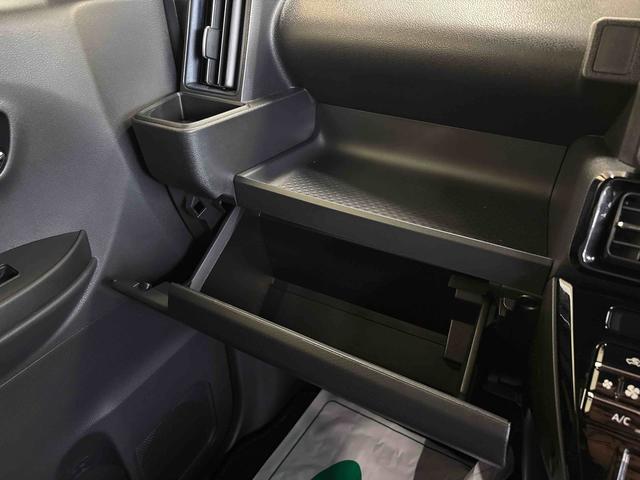 タントカスタムＸ４ＷＤ　オートエアコン／ライト　ＬＥＤヘッドライト／フォグランプ　運転席・助手席シートヒーター　チルトステアリング　運転席シートリフター　サイドエアバック　両側電動スライドドア　アップグレードパック（秋田県）の中古車