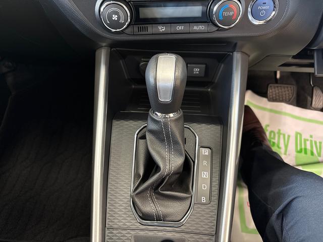 ロッキープレミアムＧ　ＨＥＶＬＥＤヘッドライト／ＬＥＤフォグランプ　クルーズコントオール　オート電動格納ドアミラー　電動パーキングブレーキ　運転席・助手席シートヒーター　リヤフォグランプ　サイドエアバック（秋田県）の中古車