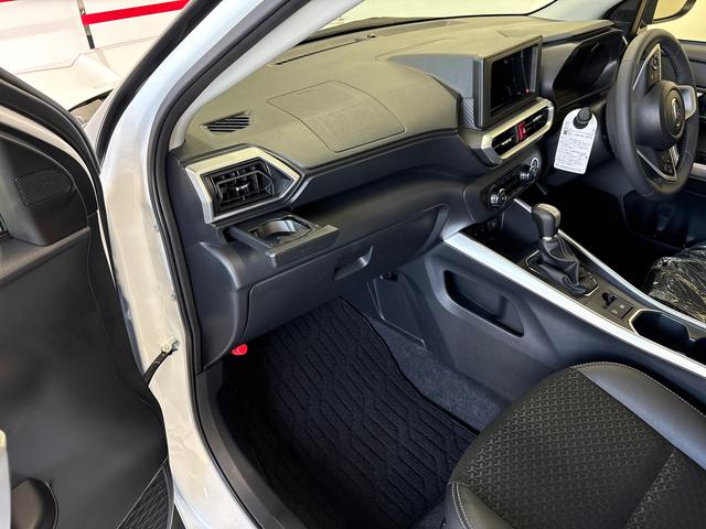 ロッキープレミアムＧ　ＨＥＶＬＥＤヘッドライト／ＬＥＤフォグランプ　クルーズコントオール　オート電動格納ドアミラー　電動パーキングブレーキ　運転席・助手席シートヒーター　リヤフォグランプ　サイドエアバック（秋田県）の中古車