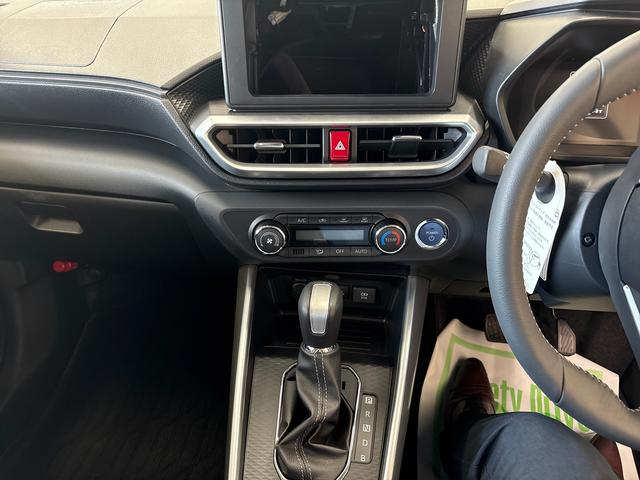 ロッキープレミアムＧ　ＨＥＶＬＥＤヘッドライト／ＬＥＤフォグランプ　クルーズコントオール　オート電動格納ドアミラー　電動パーキングブレーキ　運転席・助手席シートヒーター　リヤフォグランプ　サイドエアバック（秋田県）の中古車