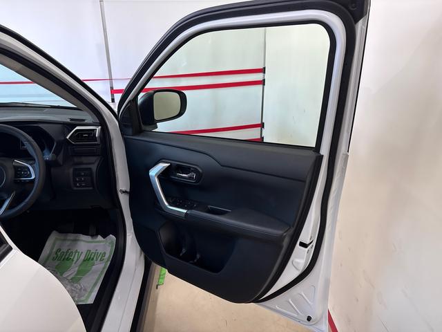 ロッキープレミアムＧ　ＨＥＶＬＥＤヘッドライト／ＬＥＤフォグランプ　クルーズコントオール　オート電動格納ドアミラー　電動パーキングブレーキ　運転席・助手席シートヒーター　リヤフォグランプ　サイドエアバック（秋田県）の中古車